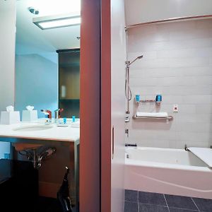 King Room Mobility accessible